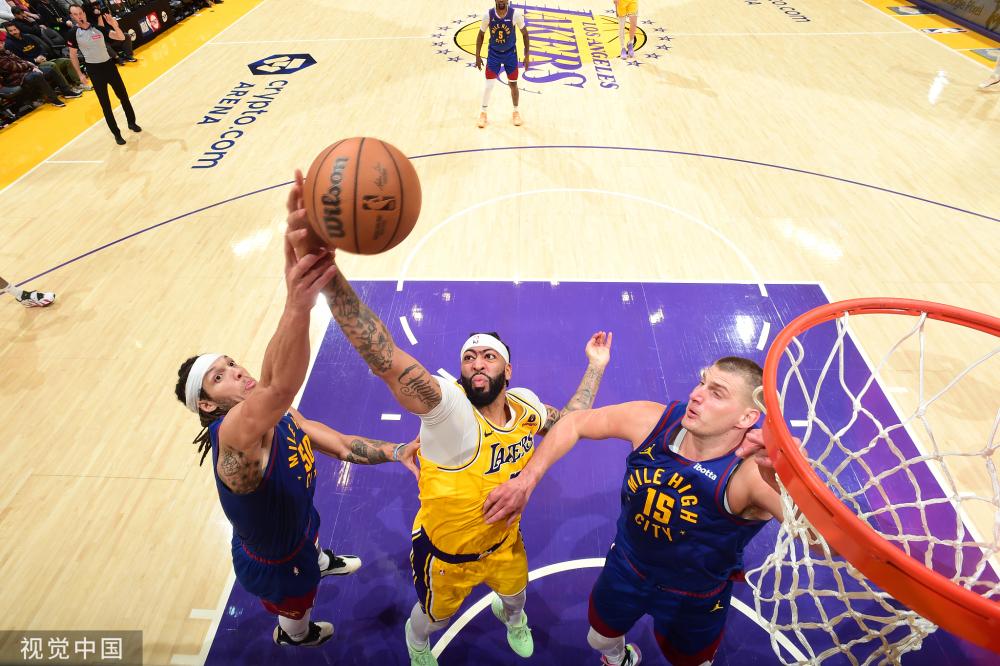 他的沉着冷 他的沉着冷